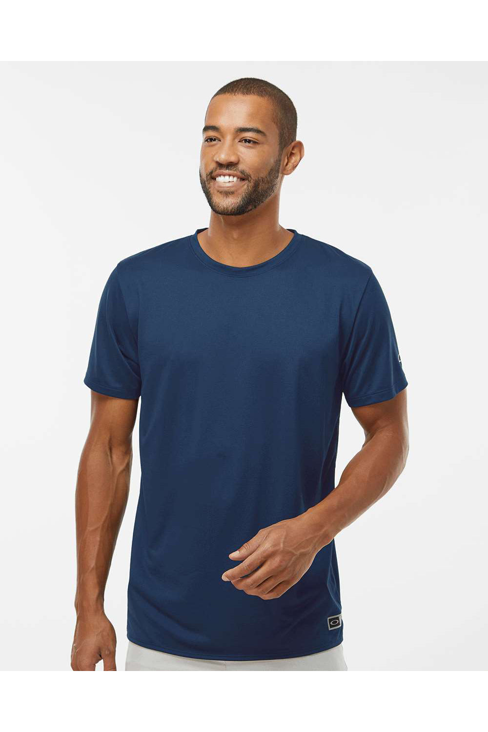 Oakley FOA402991 Mens Team Issue Hydrolix Short Sleeve Crewneck T-Shirt Team Navy Blue Model Front