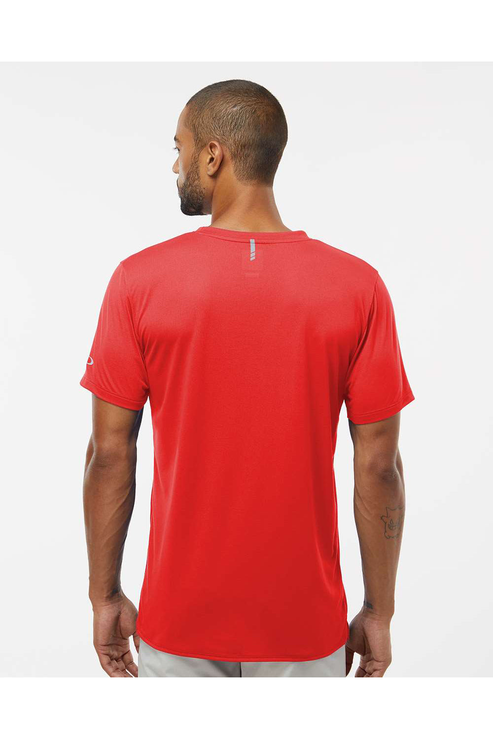 Oakley FOA402991 Mens Team Issue Hydrolix Short Sleeve Crewneck T-Shirt Team Red Model Back