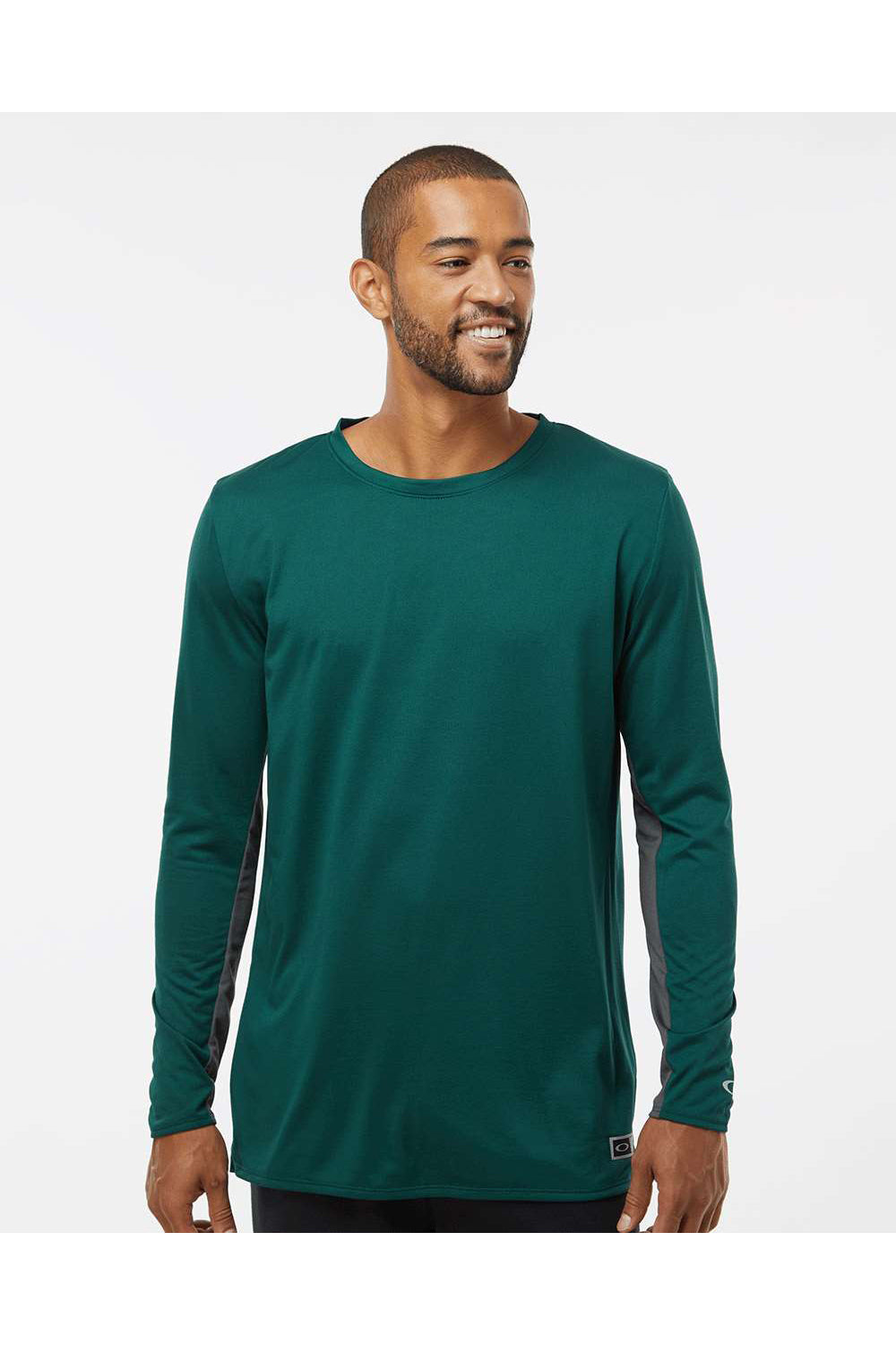 Oakley FOA402992 Mens Team Issue Hydrolix Long Sleeve Crewneck T-Shirt Team Fir Green Model Front