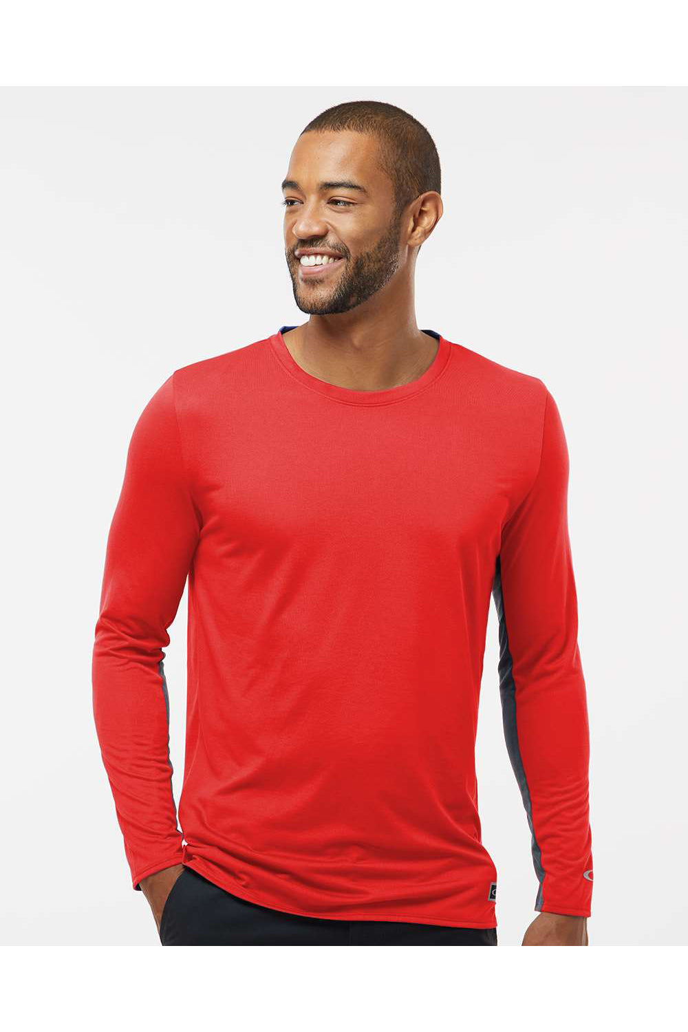 Oakley FOA402992 Mens Team Issue Hydrolix Long Sleeve Crewneck T-Shirt Team Red Model Front