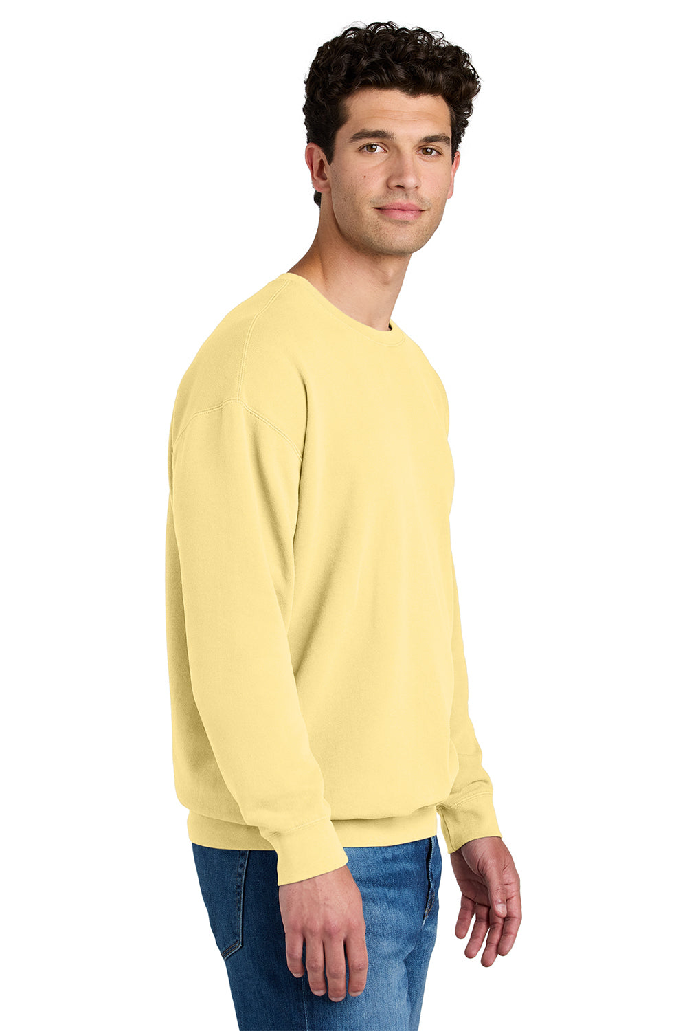 Comfort Colors 1466 Mens Garment Dyed Fleece Crewneck Sweatshirt Butter Yellow Model Side