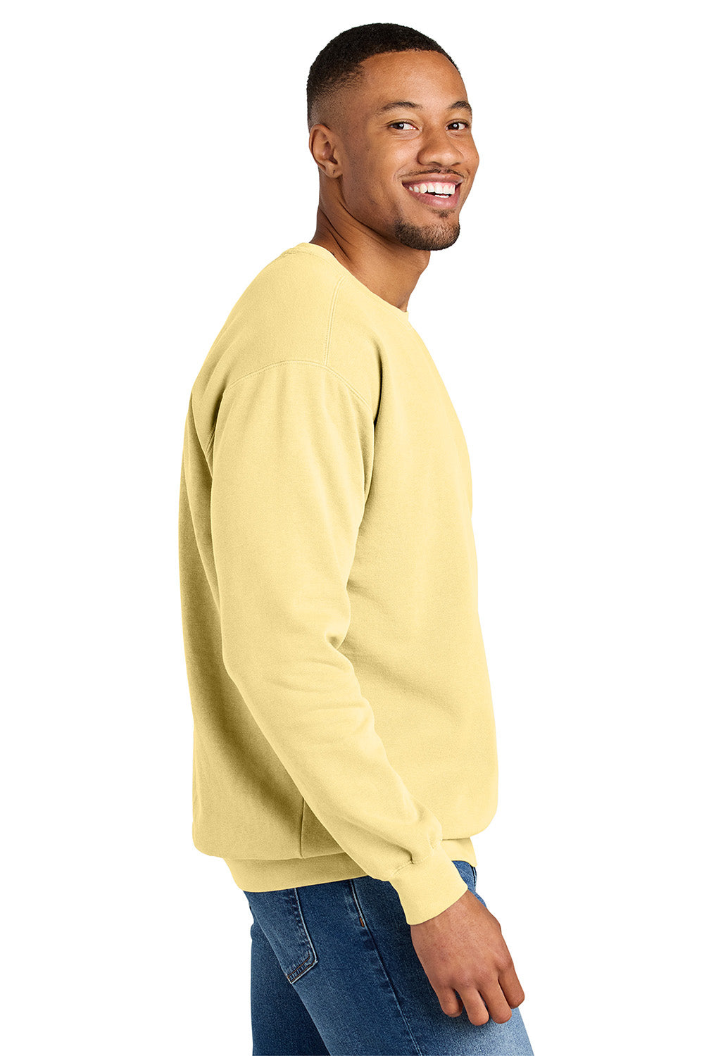 Comfort Colors 1566 Mens Crewneck Sweatshirt Butter Yellow Model Side