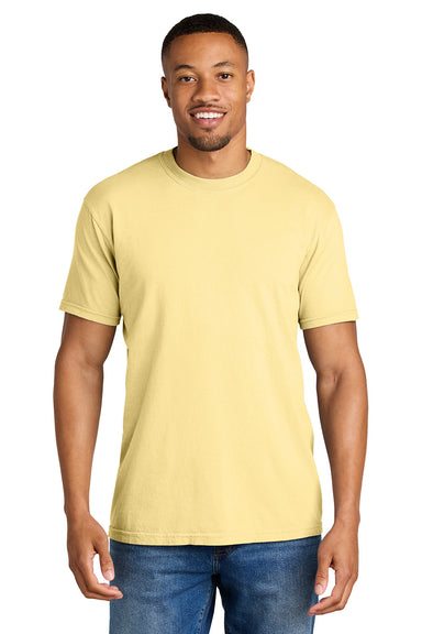 Comfort Colors 1717/C1717 Mens Short Sleeve Crewneck T-Shirt Butter Yellow Model Front