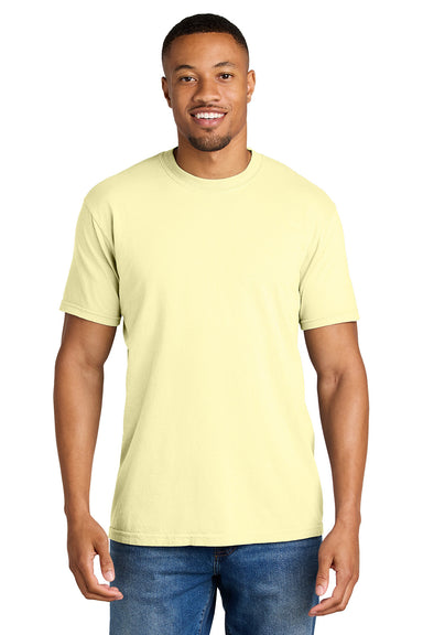 Comfort Colors 1717/C1717 Mens Short Sleeve Crewneck T-Shirt Banana Yellow Model Front