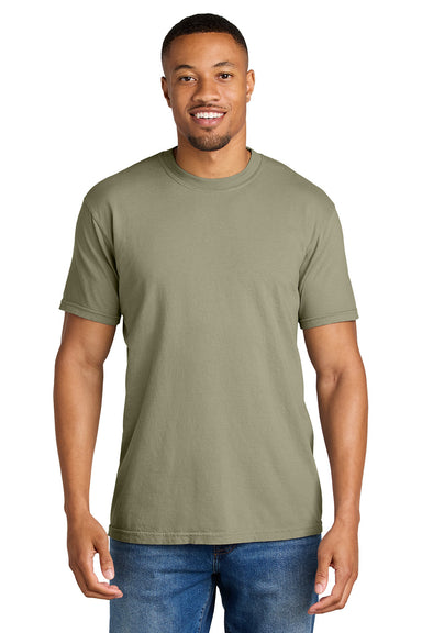 Comfort Colors 1717/C1717 Mens Short Sleeve Crewneck T-Shirt Khaki Brown Model Front