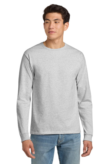 Hanes 5586 Mens ComfortSoft Long Sleeve Crewneck T-Shirt Ash Grey Model Front