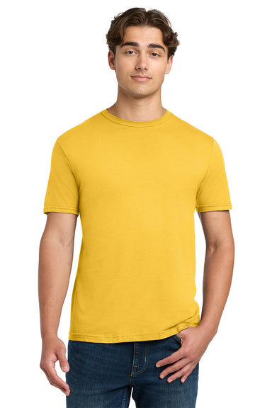 Gildan 64000/G640 Mens Softstyle Short Sleeve Crewneck T-Shirt Daisy Yellow Model Front