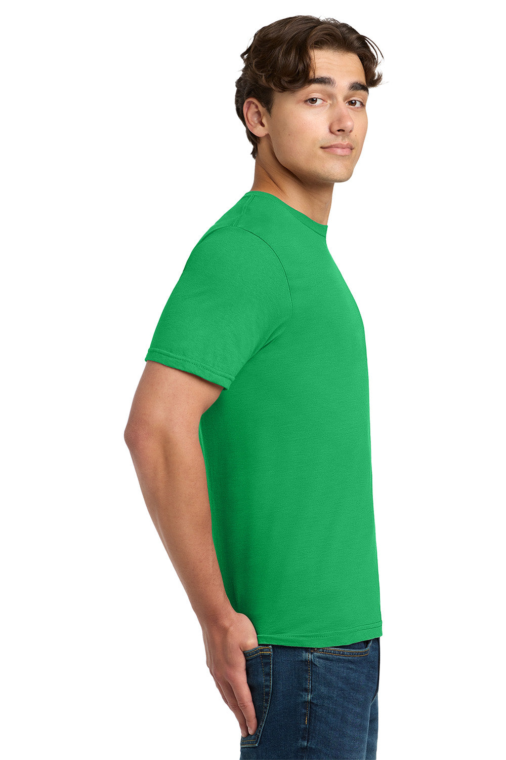 Gildan 64000/G640 Mens Softstyle Short Sleeve Crewneck T-Shirt Irish Green Model Side