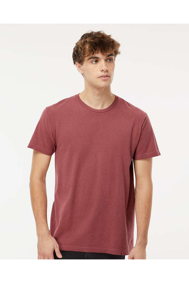 M&O 6500M Mens Vintage Garment Dyed Short Sleeve Crewneck T-Shirt Brick Red Model Front