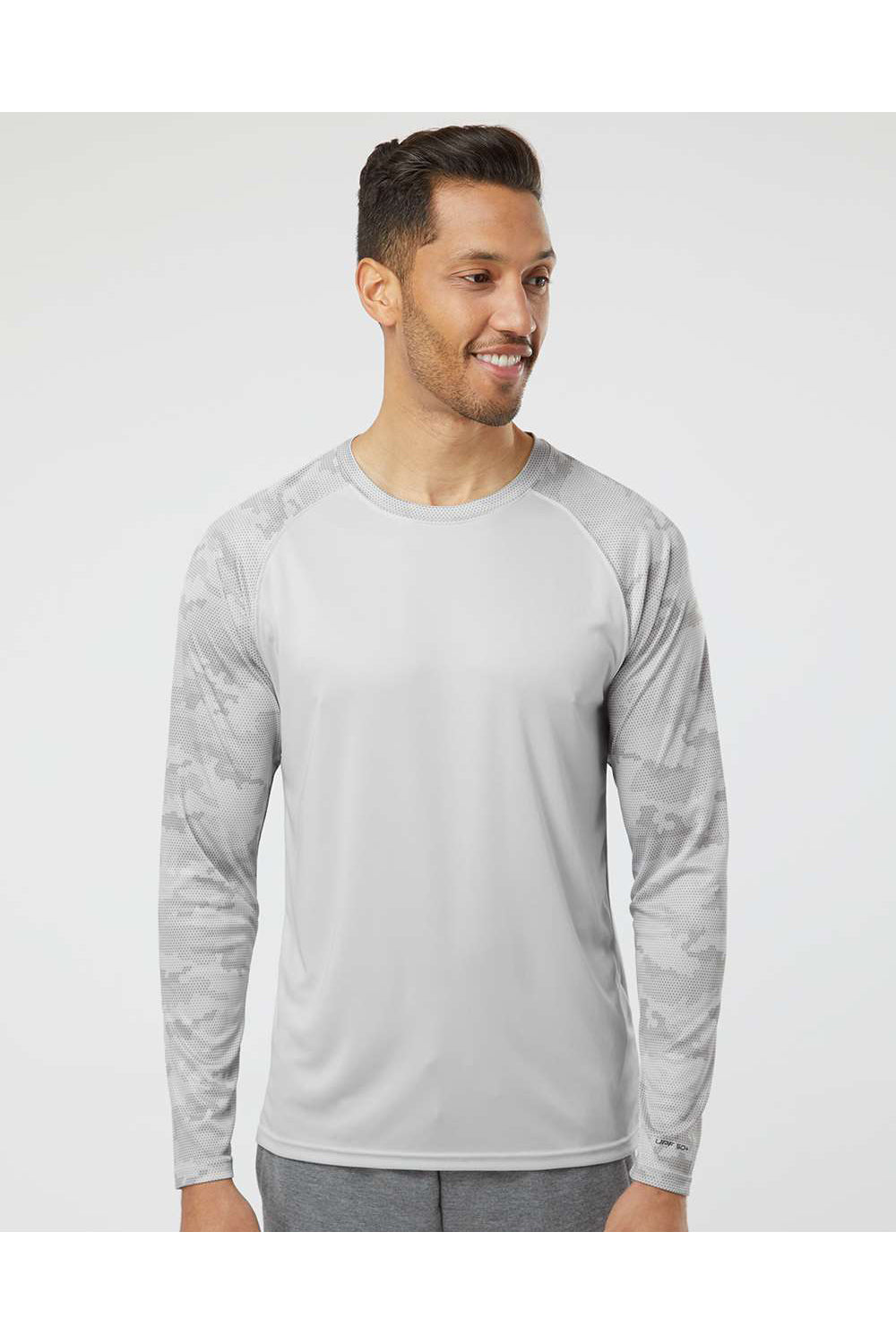 Paragon 216 Mens Cayman Performance Camo Colorblocked Long Sleeve Crewneck T-Shirt Aluminum Grey Model Front