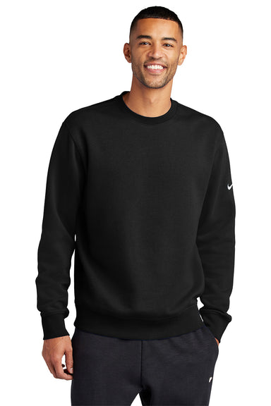 Nike NKFD9863 Mens Club Fleece Crewneck Sweatshirt Black Model Front