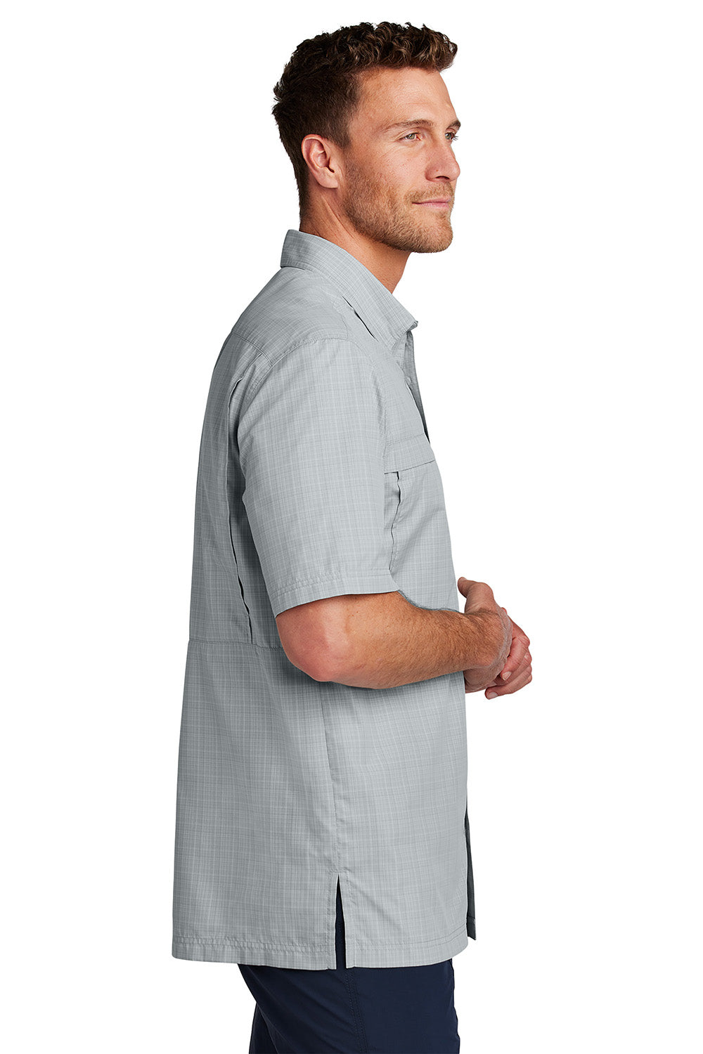 Port Authority W961 Mens Daybreak Moisture Wicking Short Sleeve Button Down Shirt w/ Double Pockets Silver Grey/Gusty Grey Crosshatch Plaid Model Side