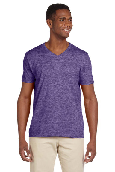 Gildan 64V00/G64V Mens Softstyle Short Sleeve V-Neck T-Shirt Heather Purple Model Front