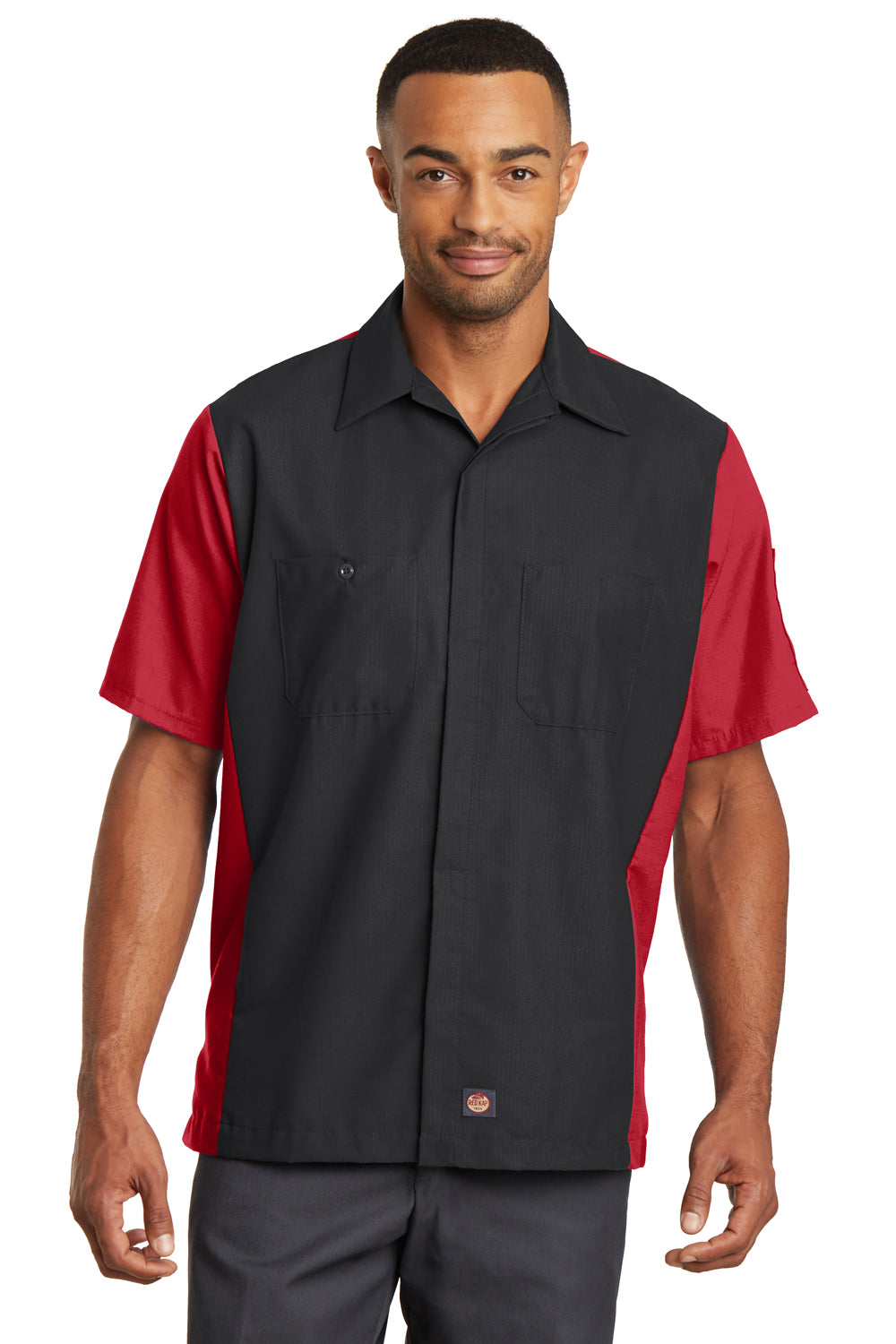 Red Kap SY20 Mens Crew Moisture Wicking Short Sleeve Button Down Shirt w/ Double Pockets Black/Red Model Front